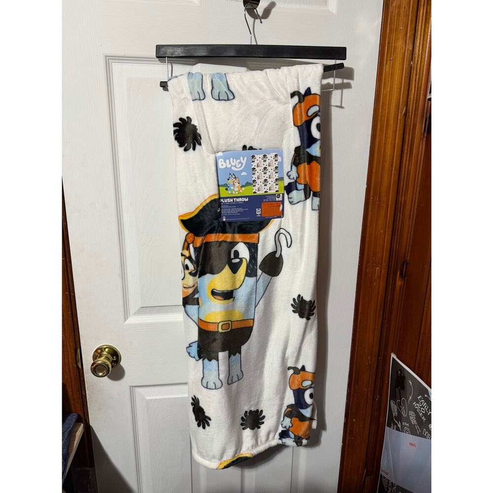 Bluey Halloween blanket